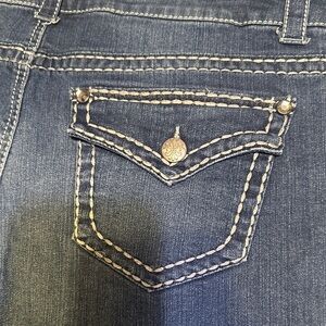 617.  Paisley Sky women’s Dark Blue Skinny Jeans embroidered pockets size 14